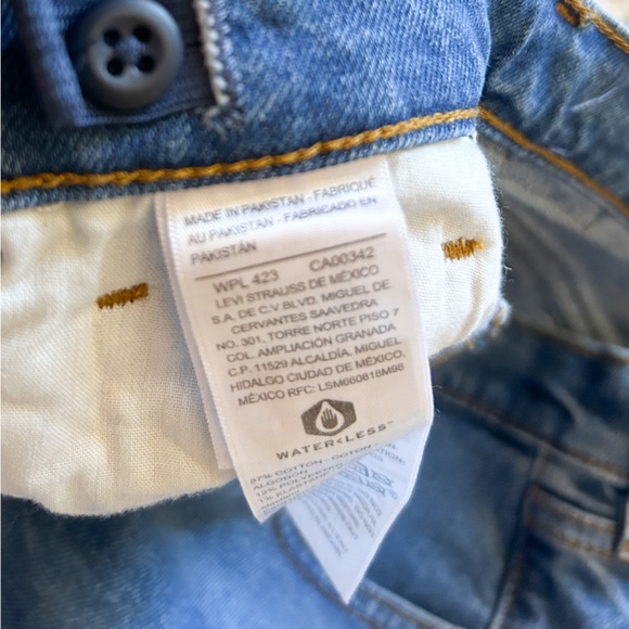 Levi Jean Shorts - Picture 5 of 10